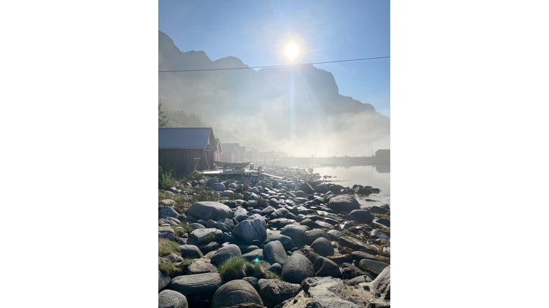 Ein ganz besonderer Moment in Norwegen: Die Straße in Richtung Nordkap war sehr stark befahren. Als es Lisa Kießling und ihrem Sohn zu viel wurde, bogen sie ab von der Küstenstraße, landeten an einem menschenleeren Strand. "Wir dachten, wir sind im Paradies gelandet."