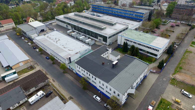 Das Gelände des ehemaligen Standorts von Autoliv aus der Luft. Die Firma Max Knobloch hat es gekauft, um sich zu erweitern. Nicht dazu gehört das "Blaue Gebäude" an der Burgstraße.