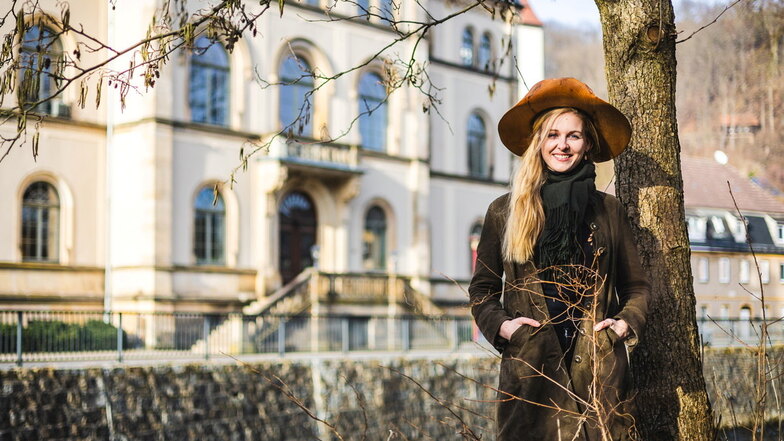 Das Gesicht zum Baum des Jahres: Forststudentin Johanna Hinnerichs aus Tharandt ist Deutsche Baumkönigin 2024 und Botschafterin der Mehlbeere.