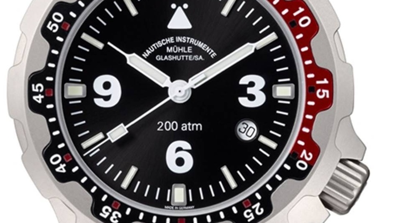 Die Taucher-Uhr Rasmus 2000 ist wasserdicht bis zu 200 Bar. Die 2013 vorgestellte Uhr kostet 2 600 Euro.