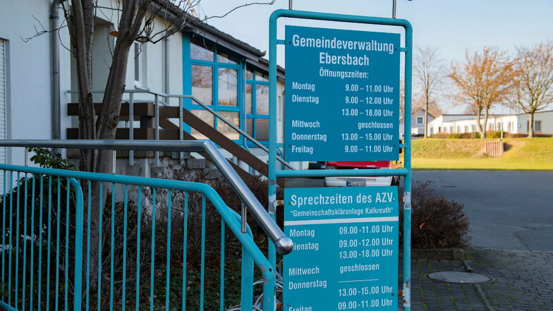 Der AZV Gemeinschaftskläranlage Kalkreuth hat in Ebersbach seinen Sitz.