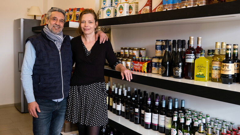 Antonio De Simone und Anke Kretzschmar eröffnen ihren Feinkostladen „Salumeria Casa Italiana“ am Donnerstag.