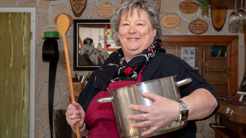 Kirsten Wagner von der "Kleinen Einkehr" in Königstein startet Ostern einen Abholservice.