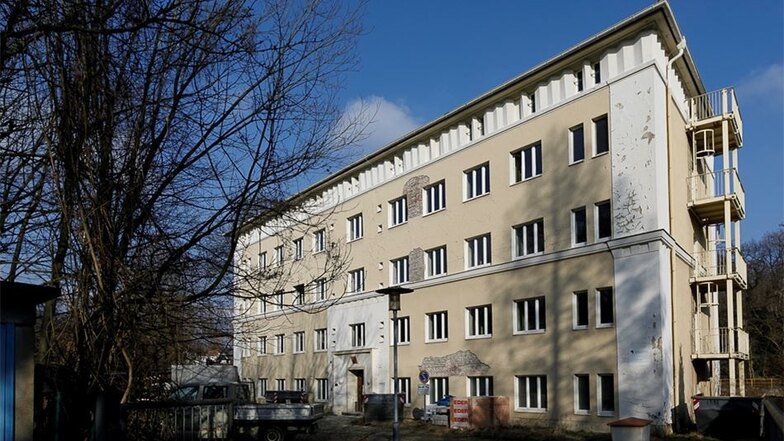 Kommwohnen will im ehemaligen Studentenwohnheim Am Hirschwinkel große Wohnungen für Familien bauen.