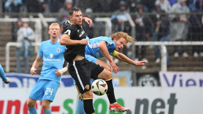 Ein Spiel auf Augenhöhe, wie es Dynamo-Trainer Thomas Stamm angekündigt hatte, war es nicht. Hier gewinnt Robin Meißner (l.) ein Kopfballduell gegen Jesper Verlaat.