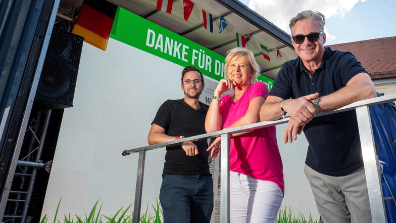 Die Organisatoren des Public Viewing zur diesjährigen EM auf dem Hauptmarkt in Großenhain, Ronny Rühle, Beate Josko und Peter Beier (v.r.). Sie haben noch viele Ideen und wollen nun richtig durchstarten.