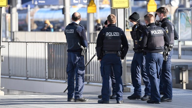 Polizeieinsatz Am Hauptbahnhof Leipzig: Festnahmen Und Drogenfunde Bei ...