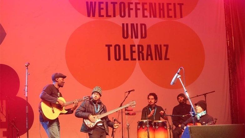 Musiker aus elf Nationen spielten zum Ausklang der Bürgerkonferenz.