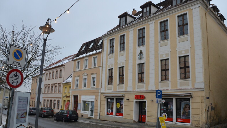 Seit vielen Jahren ist NKD am Markt in Reichenbach beliebtes Einkaufsgeschäft.  Das Gebäude steht unter Denkmalschutz, ist aber auf keinem modernen Stand.
