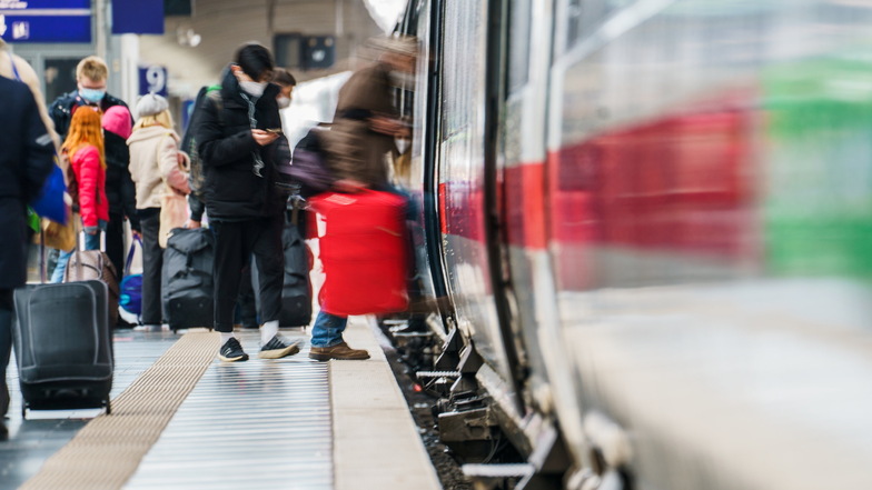 Die Deutsche Bahn erwartet in ihren Zügen deutlich mehr Fahrgäste an Ostern.
