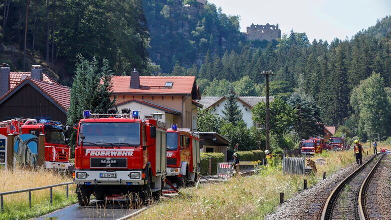 Allen voran die Feuerwehren aus dem Zittauer Gebirge sind im Einsatz.