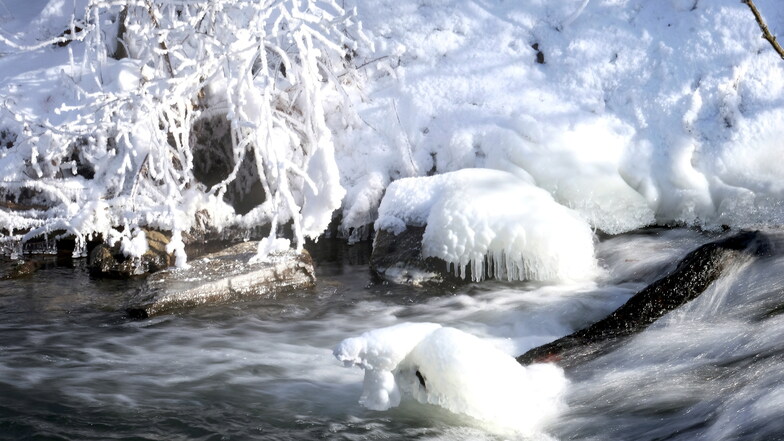 Der Winter kann schön aussehen, aber auch Gefahren bergen. Besonders vor zugefrorenen Flüssen, Talsperren und Wasserspeichern wird ausdrücklich gewarnt.