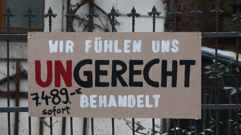 Die Erhebung von Straßenausbaubeiträgen sorgt in Sachsen  schon seit vielen Jahren für Proteste von betroffenen Bürgern. Jetzt will die Staatsregierung  zumindest in einem Punkt für etwas mehr Entlastung sorgen.