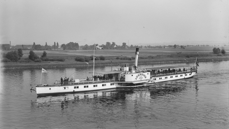 Von 1928 bis 1950 war der Dampfer "Lössnitz" auf der Elbe unterwegs. Die Aufnahme zeigt das Schiff im Jahre 1936.