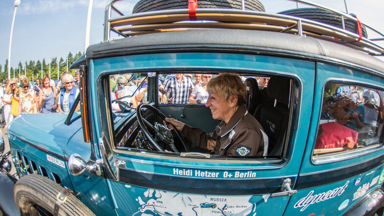 2014 startete Heidi Hetzer in ihrem Hudson Great Eight Oldtimer aus dem Baujahr 1930 zu einer Weltreise.