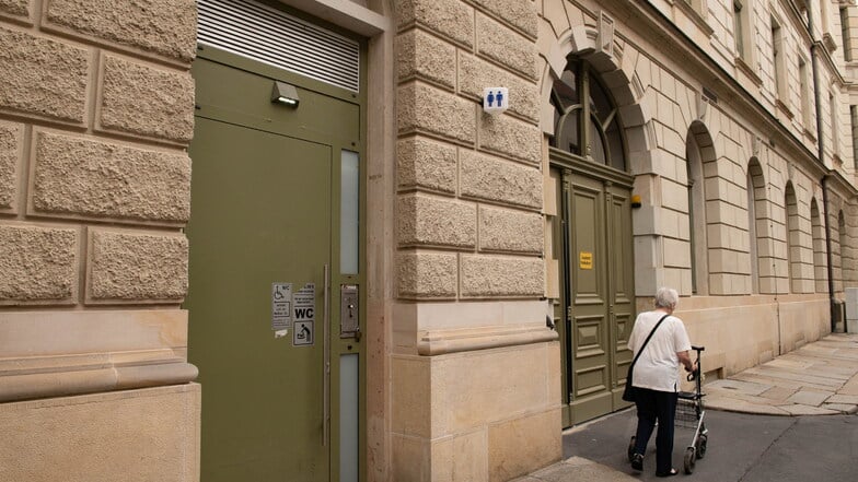 Die öffentliche Toilette in Großenhain in der Apothekergasse, unweit des Hauptmarktes.