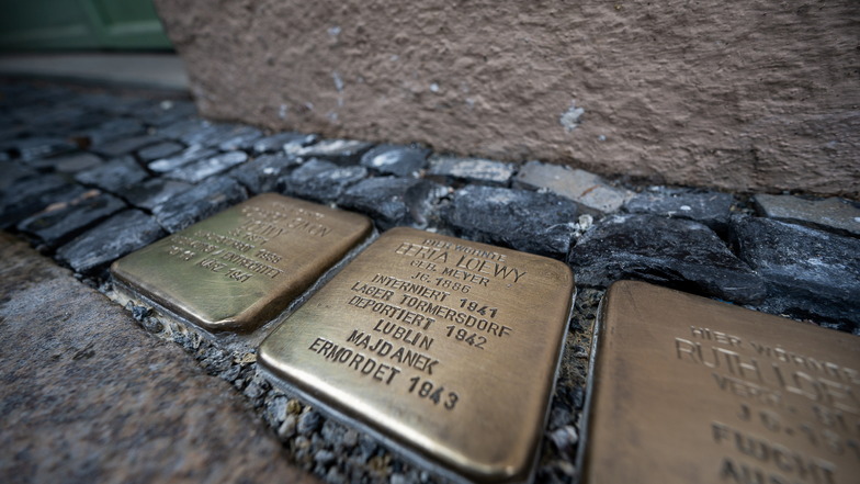 Diese Stolpersteine erinnern an Familie Loewy in der Langenstrasse in Görlitz.