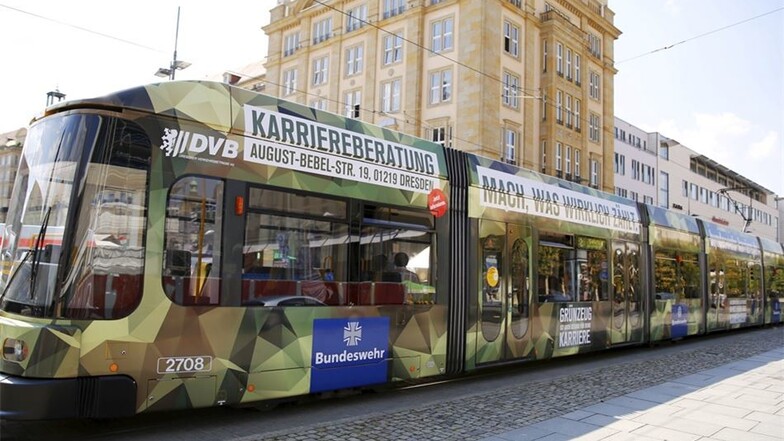 Die Bundeswehr-Werbung auf einer Bahn sorgte in der Stadtpolitik für Diskussionen.