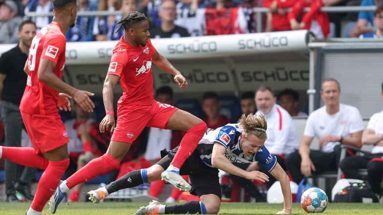Bundesliga: Bielefeld steigt ab - Hertha in Relegation