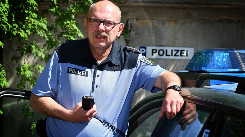 Peter Kunze war fünf Jahre lang Bürgerpolizist in Roßwein. Jetzt wurde er in den Ruhestand verabschiedet.