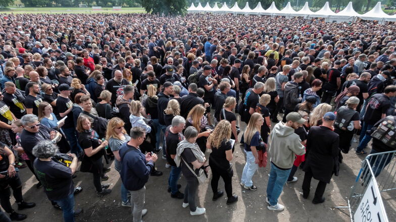Rammstein in Dresden: Riesiger Ansturm auf das Konzertgelände