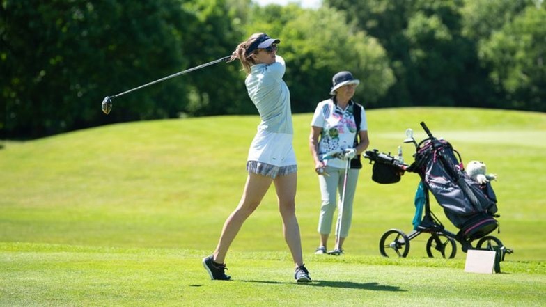 Benefiz Golfturnier für Kinder "Fore KiO": Jetzt anmelden und Gutes tun!