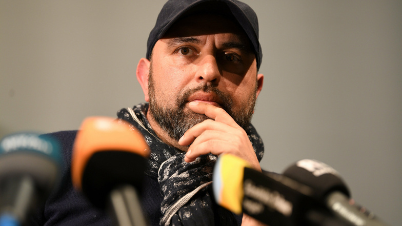 Der Rundfunk Berlin-Brandenburg (RBB) hat nach Kritik an Äußerungen des Comedians Serdan Somuncu eine redaktionell überarbeitete Fassung des betroffenen Podcasts veröffentlicht.