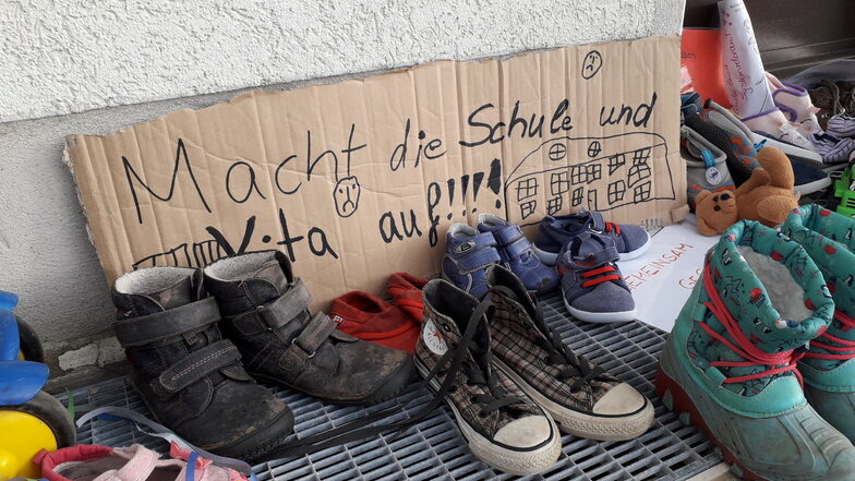 Und auch in Glaubitz ließen Eltern und Kinder Schuhe zurück.