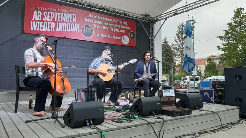 Aus Schottland und Irland weiß man, wie Folkmusik mit Heimatbezügen abgehen kann – Lind macht das ganze auf Deutsch bzw. auch auf Vogtländisch.