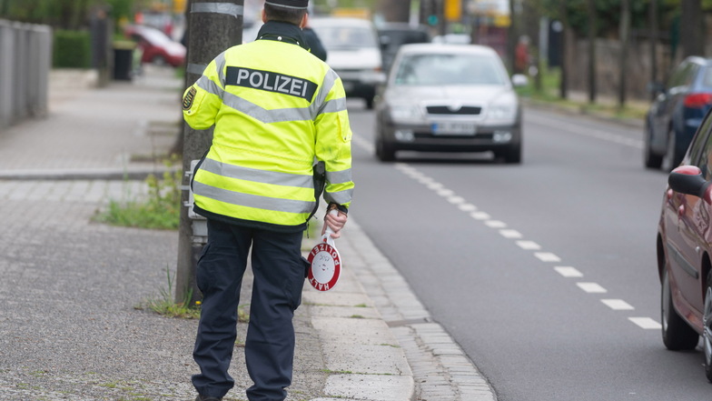 Unfall in Seifersdorf: Mann zum wiederholten Mal ohne Führerschein unterwegs