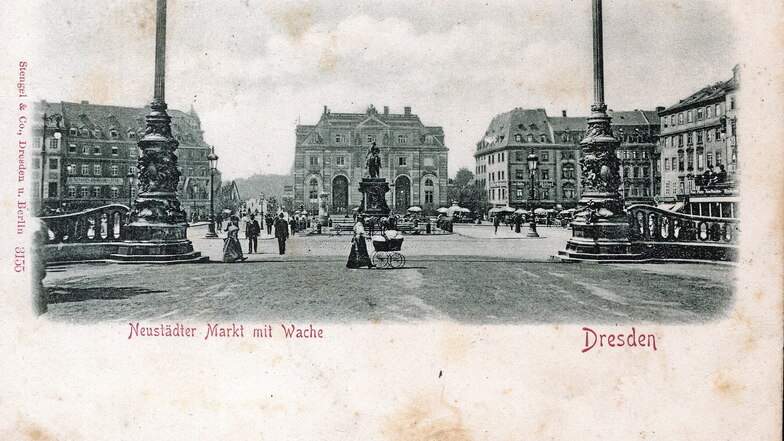 Die historische Postkarte zeigt den Neustädter Markt um 1900 mit Blick zum Blockhaus.