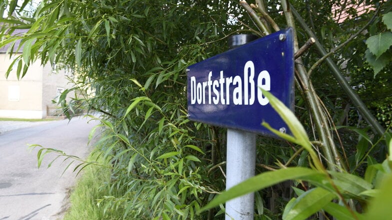 Bleibt in Blankenstein die Dorfstraße? Der Ortschaftsrat hat sich Gedanken gemacht und einen alternativen Namen ins Gespräch gebracht. Das sorgt für Unmut bei den Anwohnern.