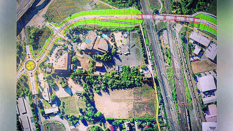 Die Projektzeichnung zeigt den Verlauf der Straße. In der Mitte des Bildes ist das Mega-Drome. Links ist der Kreisverkehr auf der Meißner Straße zu erkennen, rechts vom Mega-Drome die Bahngleise sowie die neue Brücke.