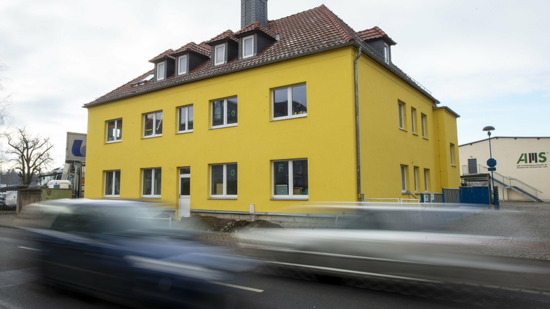 Nicht nur die Farbe ist neu am einstigen Kinder- und Jugendtreff auf der Siegfried-Rädel-Straße in Heidenau.
