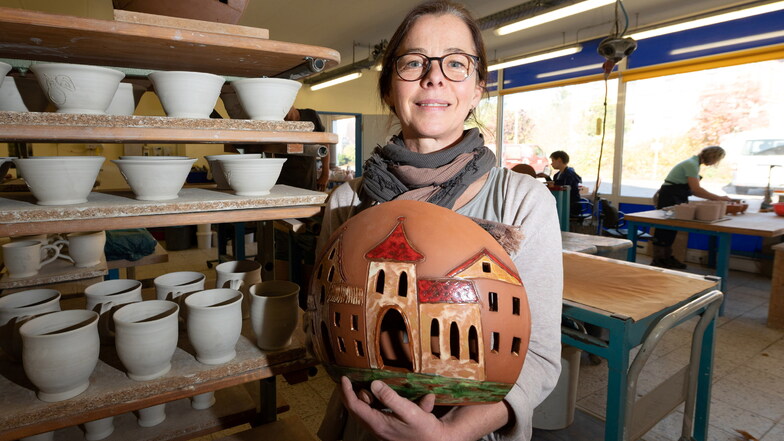 Christa Frömmel leitet in der Kleinwachauer Behindertenwerkstatt die Keramikabteilung.