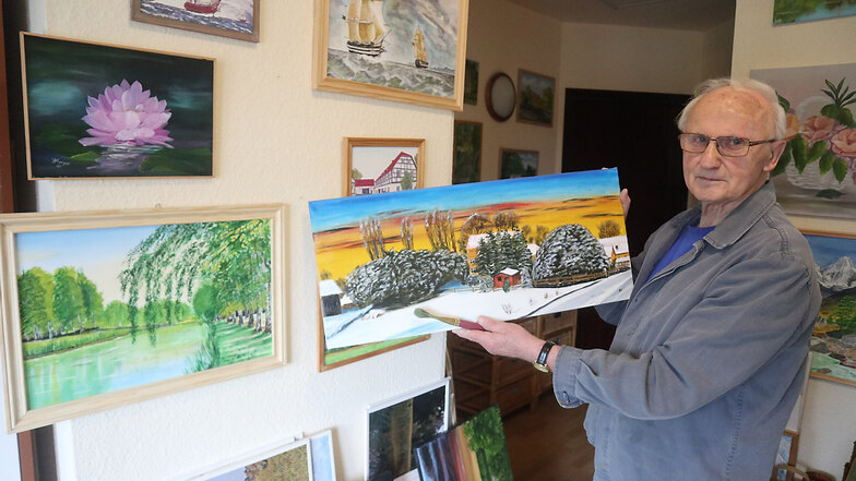 Malen kann ein sinnvolles Hobby sein. Malen fordert den Geist. Malen weitet und schärft die Sinne. Das jedenfalls meint der 79-jährige Hans-Jürgen Menges aus Litschen. Hier zeigt er ein Ölbild zur heimischen Winterlandschaft.