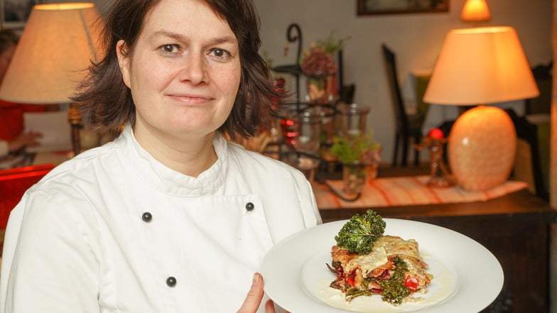 Eine vegetarische Alternative zum Festtagsschmaus ist im L'Auberge in Bischofswerda eine Lasagne mit einer Füllung aus heimischem Grünkohl und Rote Beten.