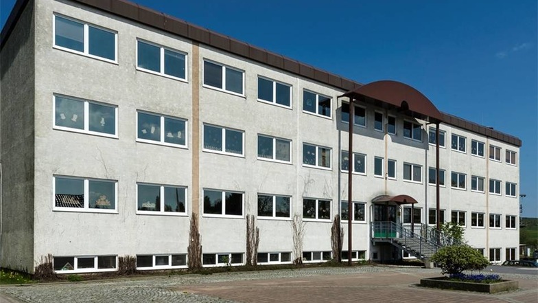 Förderschule Ehrenberg Schon im nächsten Jahr soll die Förderschule in Ehrenberg brandschutztechnisch aufgerüstet werden. 2018 soll in der Kita im Haus gebaut werden.