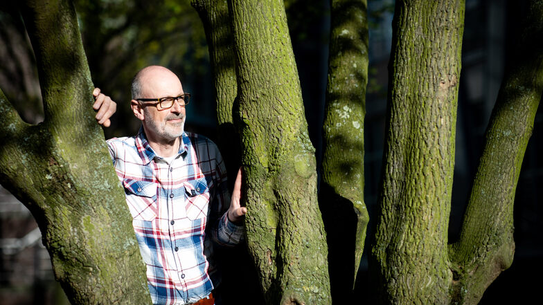 Peter Wohlleben ist Förster und Bestseller-Autor. Er behauptet, dass Bäume Schmerz empfinden und ein Gedächtnis haben. Kritiker werfen ihm vor, er vereinfache und verzerre die Wirklichkeit.
