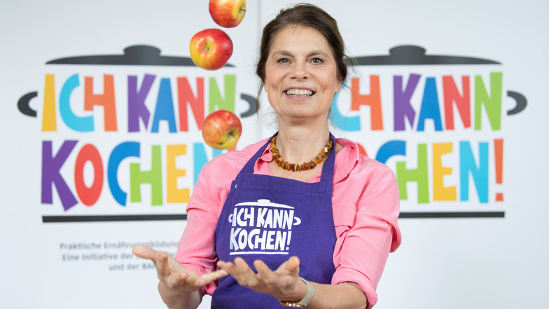 Die österreichische Fernsehköchin Sarah Wiener sorgt sich um die Zukunft der Gastronomie und ihrer Unternehmen.