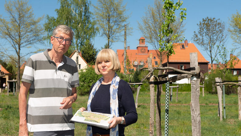 Der Naturraum Hellerau ist ein Rettungsprojekt für den Stadtteil: Wolfgang Gröger und Christine May planen mit vielen anderen Aktiven eine Grünfläche gegenüber des Festspielhauses.