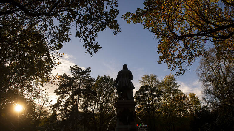 Das Jakob-Böhme-Denkmal im Park des Friedens erinnert an den Schuster und Theosophen, der in Görlitz wirkte.