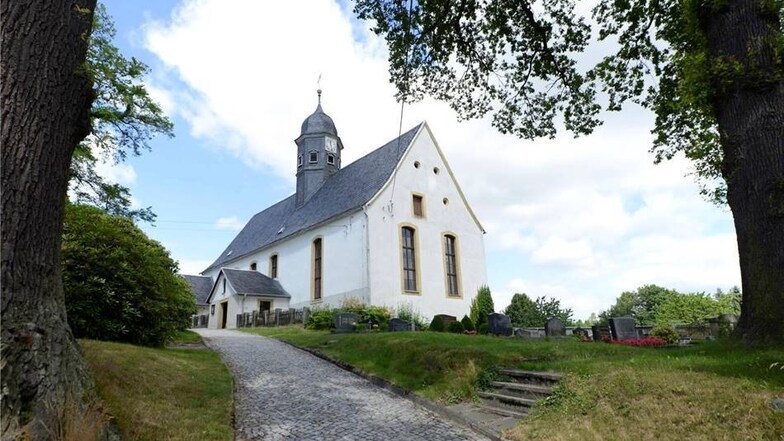 Die Dorfkirche Seifersdorf öffnet am Sonntag zu Führungen und einem Konzert.