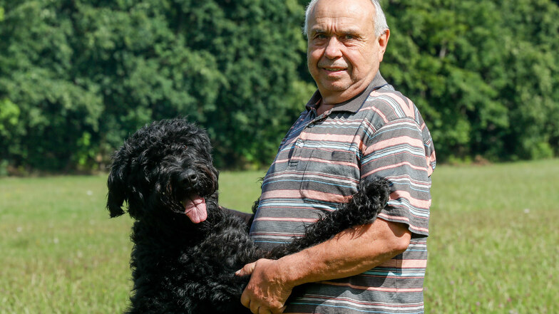 Bernd Engelmann und seine Riesenschnauzer-Hündin Anna sind ein Traumpaar. Seit 50 Jahren hält er immer wieder Hunde dieser Rasse.