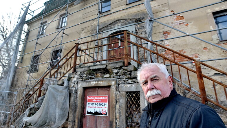 Auch der frühere Ortsvorsteher Frank Münnich ärgerte sich über den Zustand des Hauses. Es gehörte einst zu einer Fabrik. An deren Stelle ist jetzt ein Wanderparkplatz.