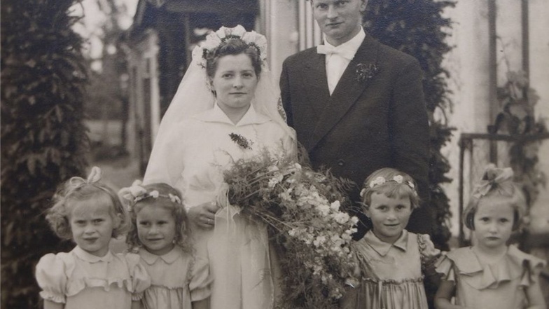 Ein Foto von der Hochzeit, aufgenommen am 25. Mai 1957.