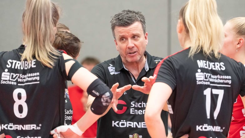 Im wieder in dieser Saison muss sich Trainer Alexander Waibl mit seinen DSC-Volleyballerinnen auf neue Situationen einstellen.