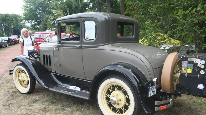 Das Gefährt ist mal so richtig alt: Ein Ford Model A Coupe war einer der „Stars“ der Insel Classic Oldtimerwelten in Uhyst.