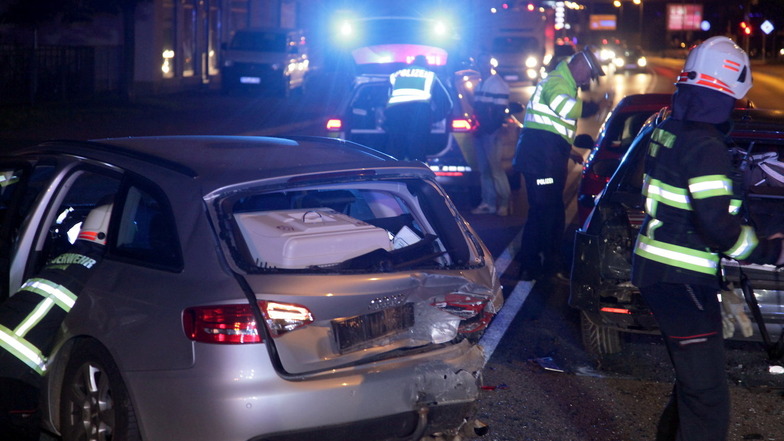 Unfall In Pirna, Sachsenbrücke Gesperrt, B172 Stau | Sächsische.de