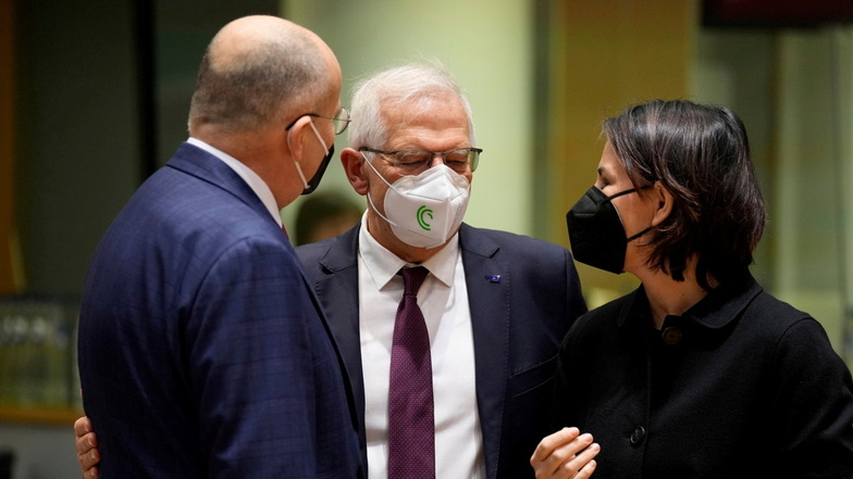 Einstimmigkeit. Polens Chefdiplomat Rau, der EU-Außenbeauftragte Borrell und Außenministerin Baerbock (v.l.n.r.) in Brüssel.